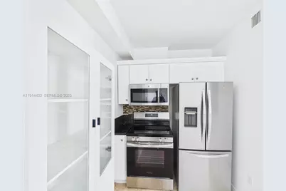 425 NE 30th St #603, Miami, FL 33137 - Photo 6