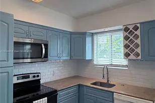 630 79th St, Miami Beach, FL 33141 - Photo 12