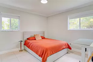 9573 SW 57th St, Miami, FL 33173 - Photo 12