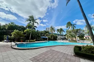 19390 Collins Ave, Sunny Isles Beach, FL 33160 - Photo 18