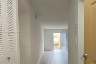 17901 NW 68th Ave, Hialeah, FL 33015 - Photo 8