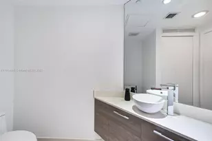 650 NE 32nd St, Miami, FL 33137 - Photo 12