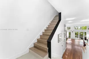 2404 NE 135th St, North Miami, FL 33181 - Photo 18