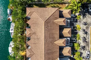 2404 NE 135th St, North Miami, FL 33181 - Photo 2