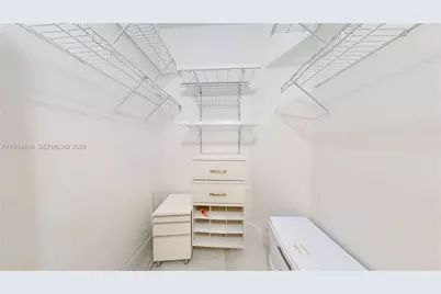 1946 Harbor View Cir, Weston, FL 33327 - Photo 20