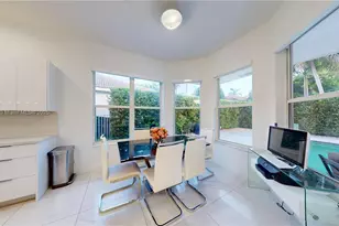 1946 Harbor View Cir, Weston, FL 33327 - Photo 12