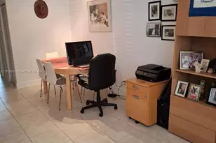 9081 Sunrise Lakes, Sunrise, FL 33322 - Photo 4