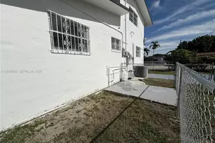 8860 SW 32nd St, Miami, FL 33165 - Photo 6