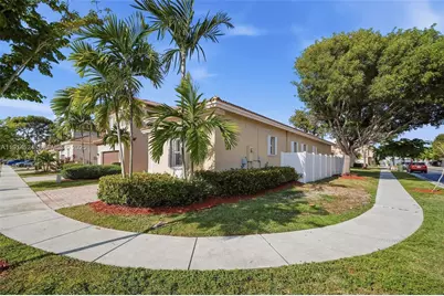 3983 NE 12th Dr, Homestead, FL 33033 - Photo 4