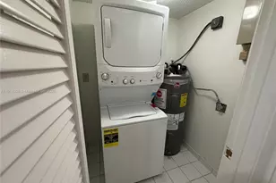 501 SW 158th Terrace, Pembroke Pines, FL 33027 - Photo 6