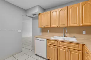 7785 SW 86th St, Miami, FL 33143 - Photo 2