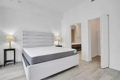 55 SW 9th St #4408, Miami, FL 33130 - Photo 8