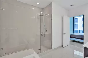 55 SW 9th St, Miami, FL 33130 - Photo 12