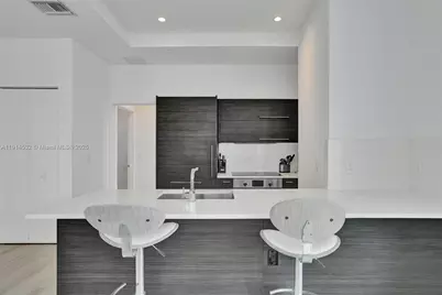 55 SW 9th St #4408, Miami, FL 33130 - Photo 6