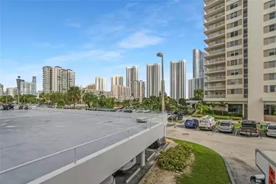 500 Bayview Dr #125, Sunny Isles Beach, FL 33160 - Photo 28