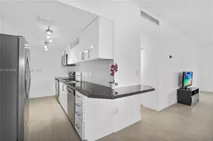 500 Bayview Dr, Sunny Isles Beach, FL 33160 - Photo 16