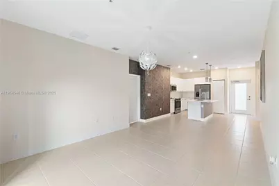 8001 NW 41st St #F-303, Doral, FL 33166 - Photo 10