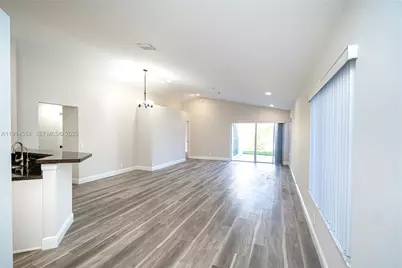 1592 S Salerno Cir #1592, Weston, FL 33327 - Photo 4