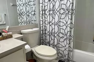 8160 Geneva Ct, Doral, FL 33166 - Photo 6