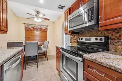3141 NW 47th Ter #118, Lauderdale Lakes, FL 33319 - Photo 2