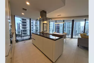 1000 Brickell Plz #2101, Miami, FL 33131 - Photo 4