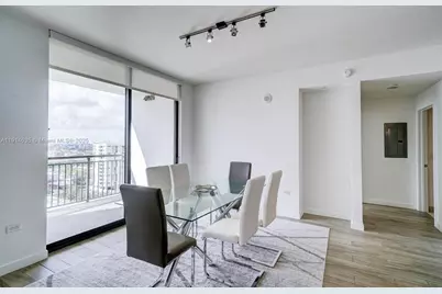 999 SW 1st Ave #1612, Miami, FL 33130 - Photo 4