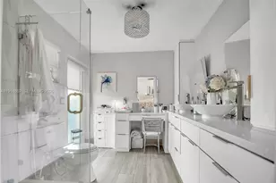 8530 NW 178th St, Hialeah, FL 33015 - Photo 12