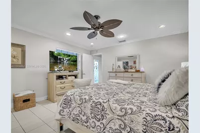 8530 NW 178th St, Hialeah, FL 33015 - Photo 10