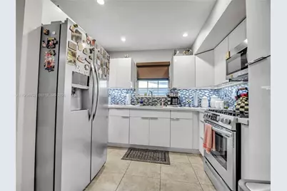 8530 NW 178th St, Hialeah, FL 33015 - Photo 20