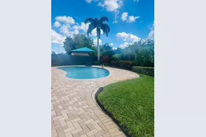 8530 NW 178th St, Hialeah, FL 33015 - Photo 22