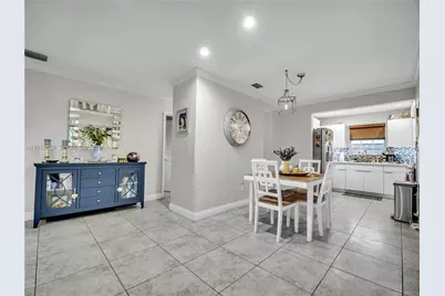 8530 NW 178th St, Hialeah, FL 33015 - Photo 18