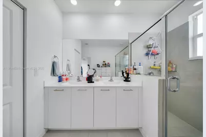 12960 NW 22nd Pl, Miami, FL 33167 - Photo 32