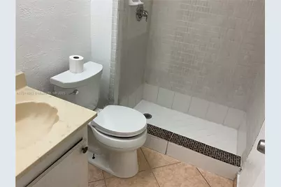 301 Cambridge Rd #312, Hollywood, FL 33024 - Photo 24