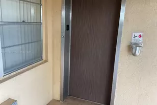 301 Cambridge Rd, Hollywood, FL 33024 - Photo 6