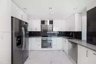 2016 Bay Dr, Miami Beach, FL 33141 - Photo 2