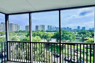 3475 N Country Club Dr, Aventura, FL 33180 - Photo 1