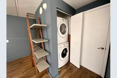 151 SE 1st St #810, Miami, FL 33131 - Photo 10