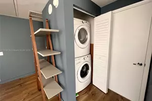 151 SE 1st St, Miami, FL 33131 - Photo 10