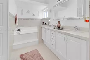 20270 NW 4 St, Pembroke Pines, FL 33029 - Photo 12