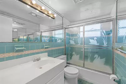 17000 NE 14th Ave #301, North Miami Beach, FL 33162 - Photo 10