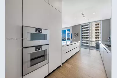 900 Brickell Key Blvd #1403, Miami, FL 33131 - Photo 12