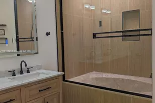 700 SW 113th Ave, Pembroke Pines, FL 33025 - Photo 10