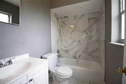 825 SW 10th St, Hallandale Beach, FL 33009 - Photo 12