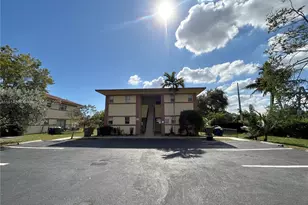 825 SW 10th St, Hallandale Beach, FL 33009 - Photo 16