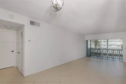 440 Paradise Isle Blvd #209, Hallandale Beach, FL 33009 - Photo 12
