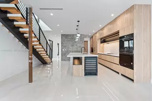 207 NE 17th Ave, Fort Lauderdale, FL 33301 - Photo 6