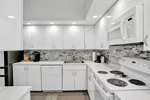 3800 Hillcrest Dr, Hollywood, FL 33021 - Photo 12