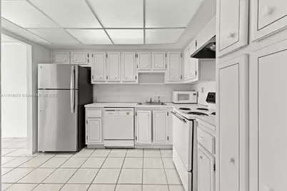 18011 Biscayne Blvd #1603, Aventura, FL 33160 - Photo 6