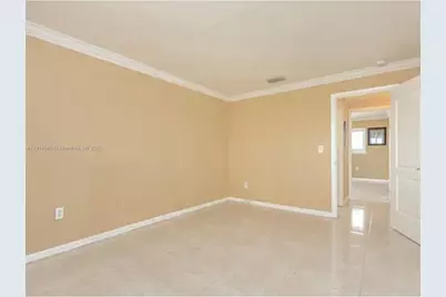 633 NE 2nd Ave #18, Fort Lauderdale, FL 33304 - Photo 8