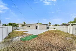 810 E 9th Pl, Hialeah, FL 33010 - Photo 1